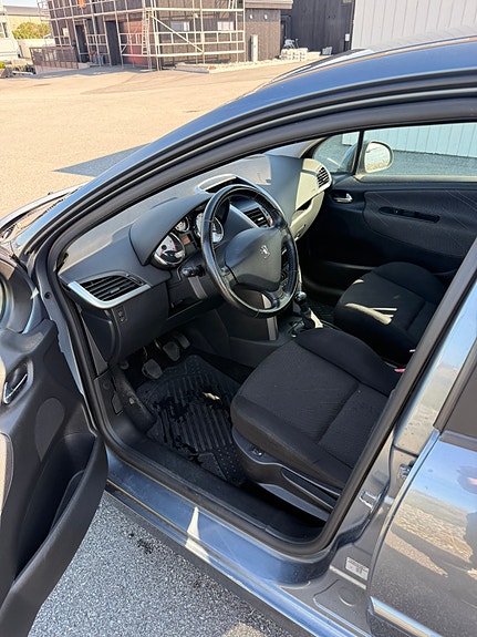 Peugeot 207 6 of 18