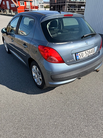 Peugeot 207 4 of 18
