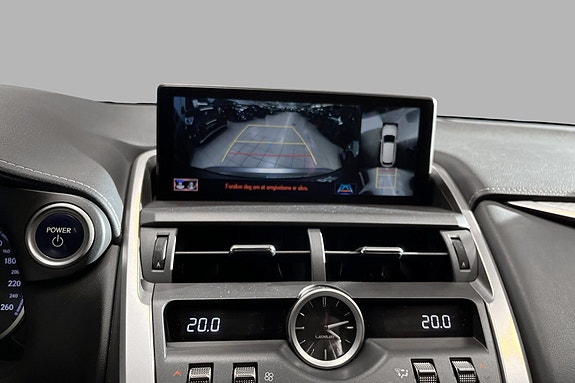 Lexus NX300h 14 of 19