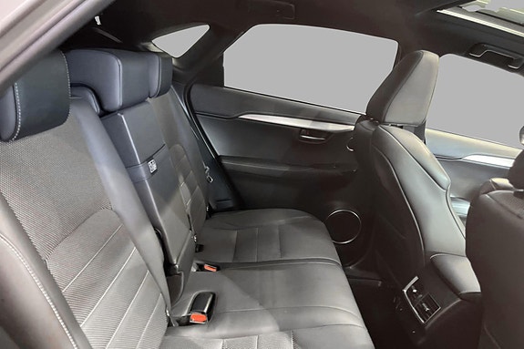 Lexus NX300h 17 of 19
