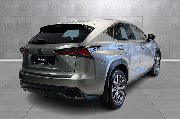 Lexus NX300h 5 of 19