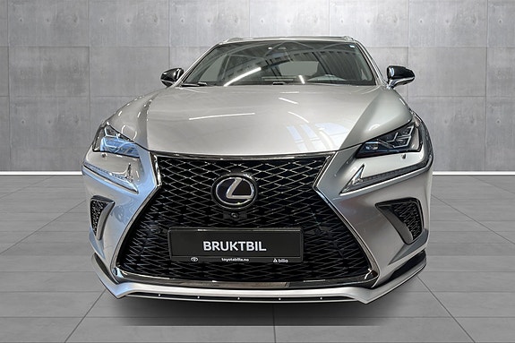 Lexus NX300h 8 of 19