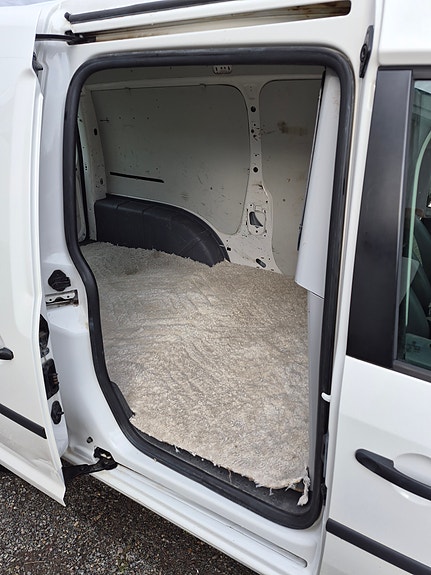 Volkswagen Caddy Maxi 9 of 11
