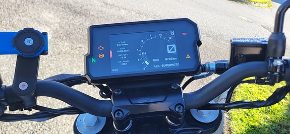 KTM 390 Duke 3 of 5