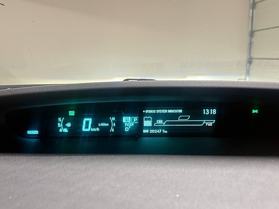 Toyota Prius 16 of 26