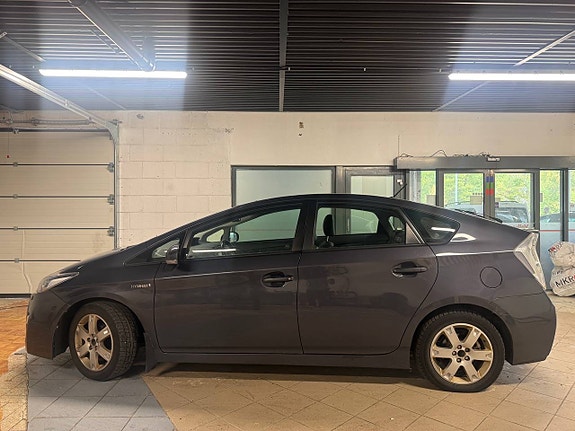 Toyota Prius 2 of 26