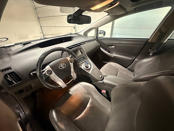 Toyota Prius 13 of 26