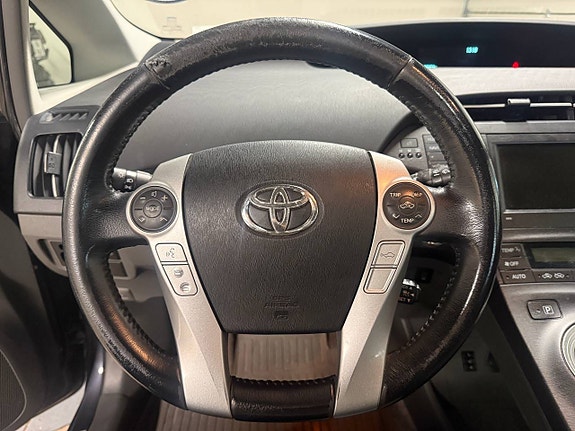 Toyota Prius 17 of 26