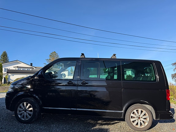 Volkswagen Multivan 8 of 23