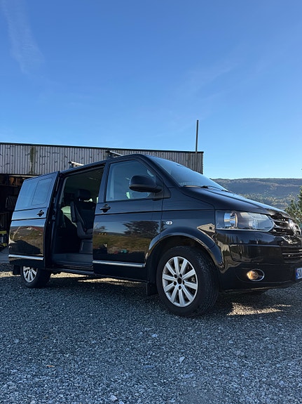 Volkswagen Multivan 15 of 23