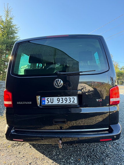 Volkswagen Multivan 7 of 23