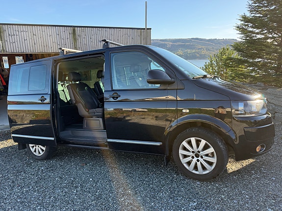 Volkswagen Multivan 16 of 23