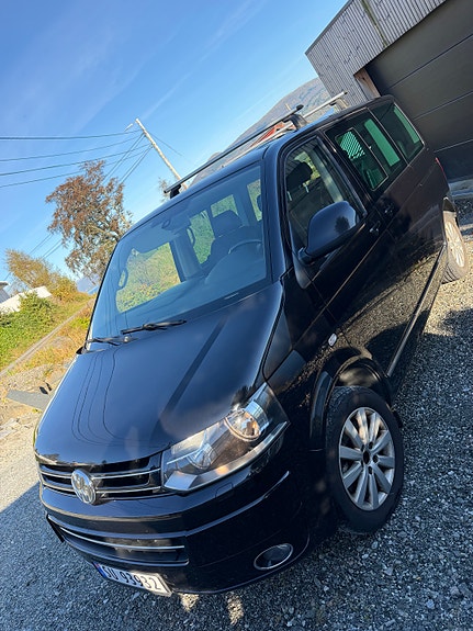 Volkswagen Multivan 5 of 23