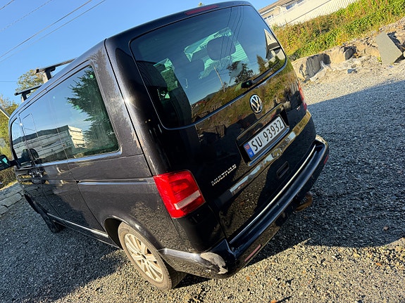 Volkswagen Multivan 12 of 23