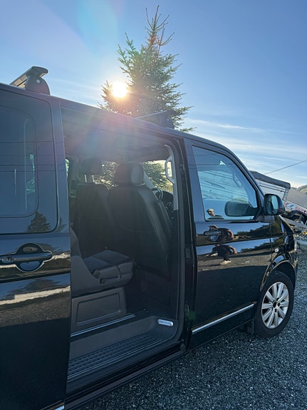 Volkswagen Multivan 17 of 23