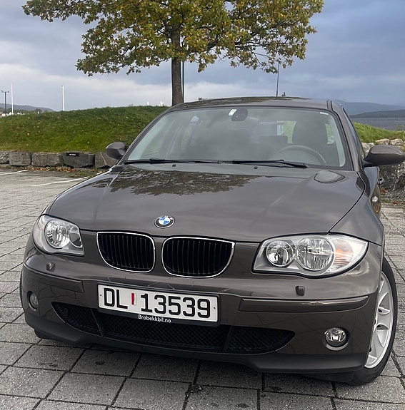 BMW 116i 2 of 10