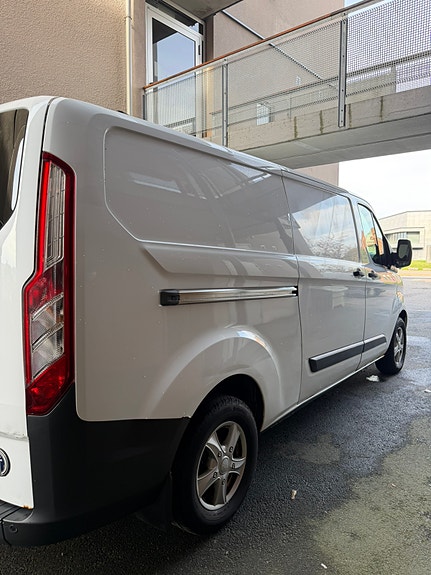 Ford Transit Custom 310L 8 of 28