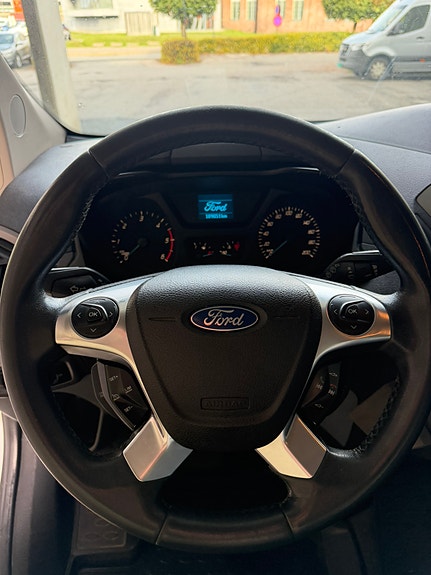 Ford Transit Custom 310L 15 of 28