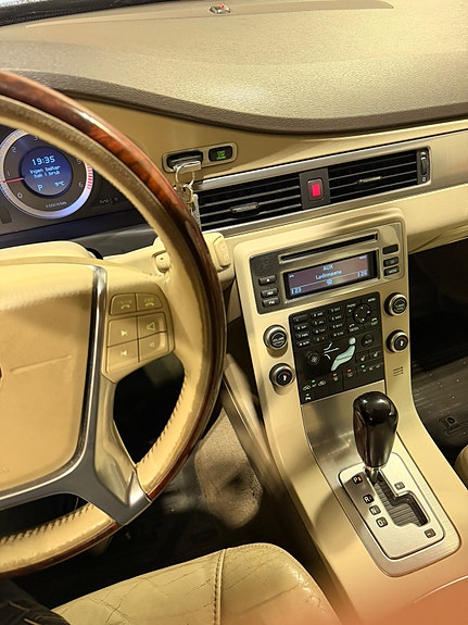 Volvo V70 12 of 14