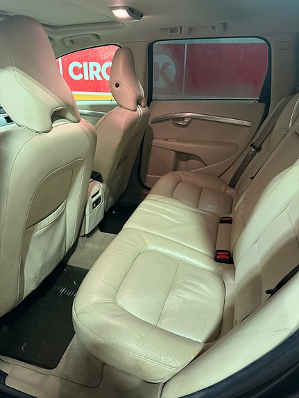 Volvo V70 13 of 14