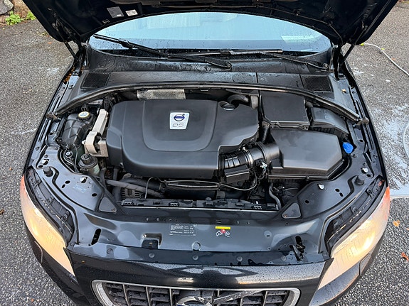 Volvo V70 8 of 14