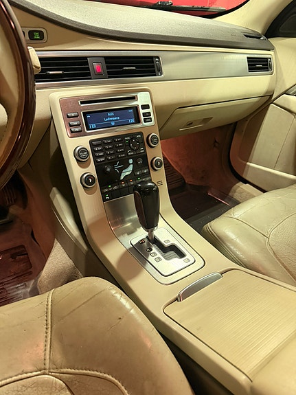 Volvo V70 11 of 14