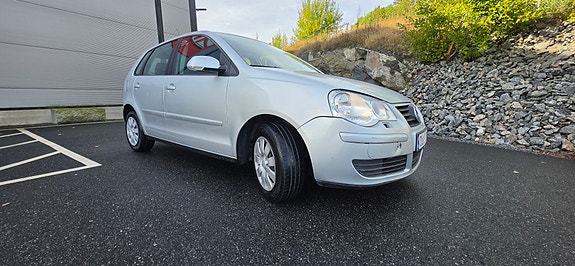 Volkswagen Polo 2 of 23