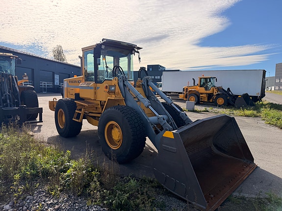 Volvo L90B 5 of 13