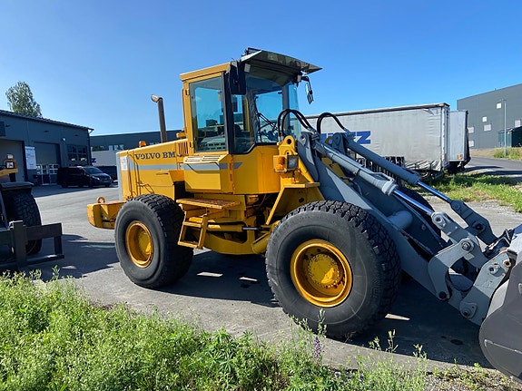 Volvo L90B 9 of 13