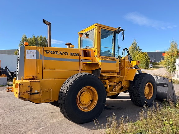 Volvo L90B 3 of 13