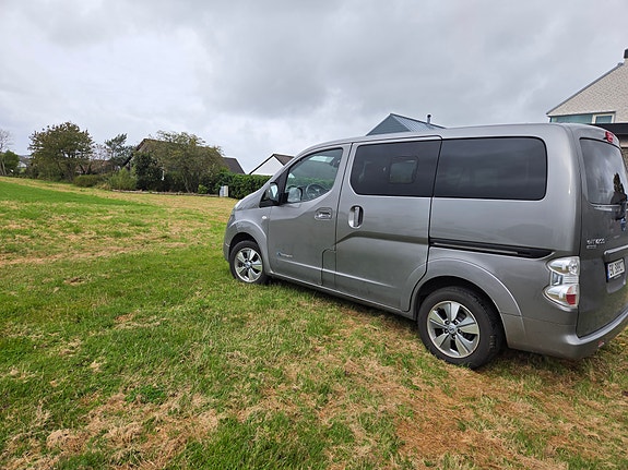 Nissan e-NV200 2 of 22