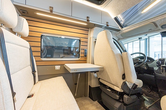 Hymer Grand Canyon| 599cm | topputstyrt | automat | 17 of 30