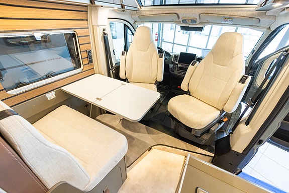 Hymer Grand Canyon| 599cm | topputstyrt | automat | 30 of 30