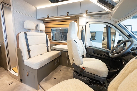 Hymer Grand Canyon| 599cm | topputstyrt | automat | 25 of 30