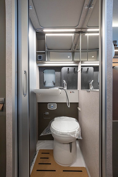 Hymer Grand Canyon| 599cm | topputstyrt | automat | 22 of 30
