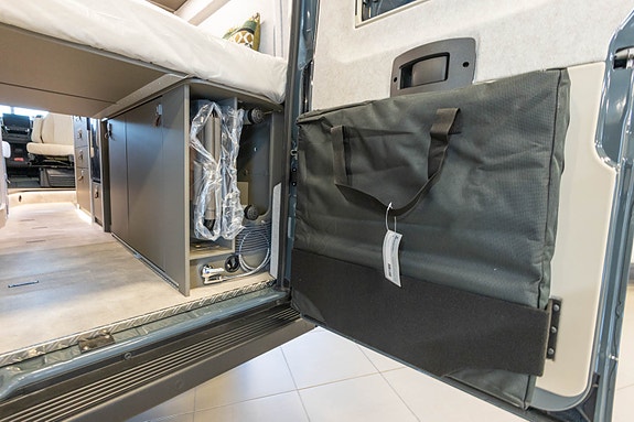 Hymer Grand Canyon| 599cm | topputstyrt | automat | 11 of 30