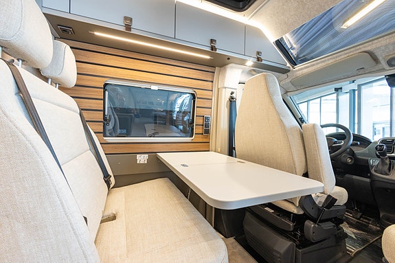 Hymer Grand Canyon| 599cm | topputstyrt | automat | 28 of 30