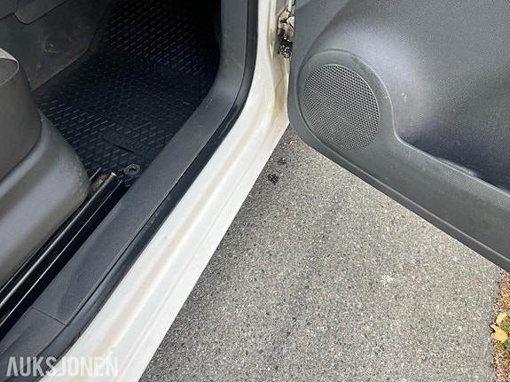 Volkswagen Caddy 22 of 30