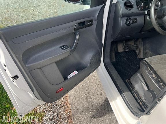 Volkswagen Caddy 10 of 30