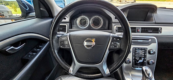 Volvo V70 17 of 29