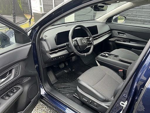 Nissan Ariya 9 of 13