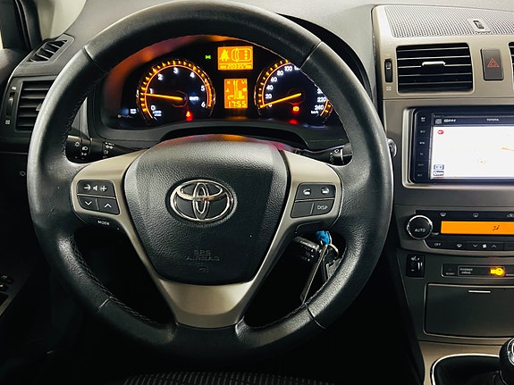 Toyota Avensis 20 of 29