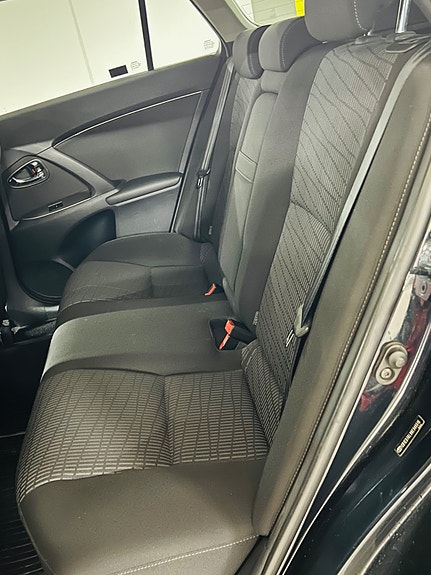 Toyota Avensis 21 of 29