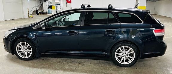 Toyota Avensis 10 of 29