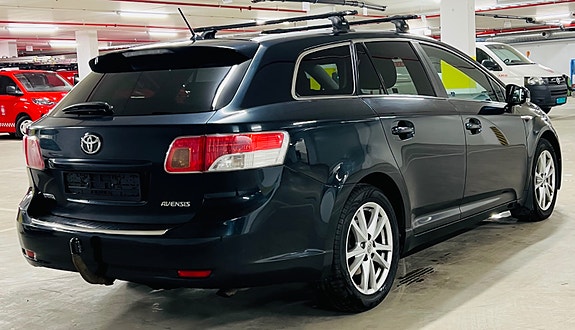 Toyota Avensis 12 of 29