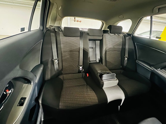 Toyota Avensis 26 of 29