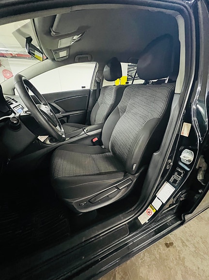 Toyota Avensis 16 of 29