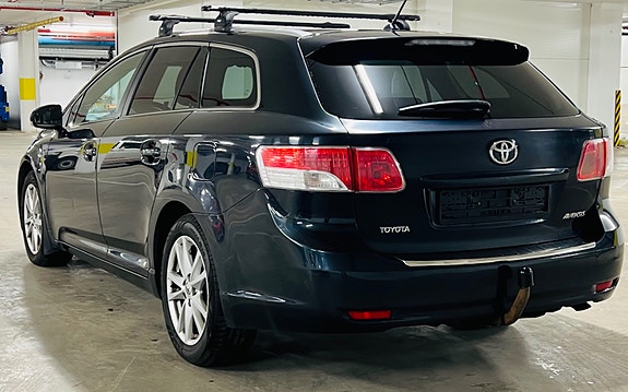 Toyota Avensis 14 of 29