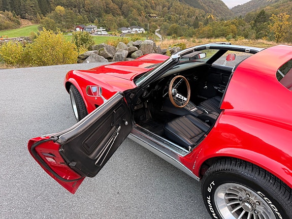 Chevrolet Corvette 30 of 30