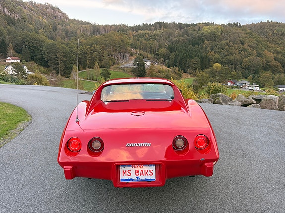 Chevrolet Corvette 9 of 30